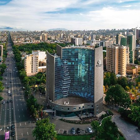 Doubletree By Hilton Yerevan City Centre Exterior foto