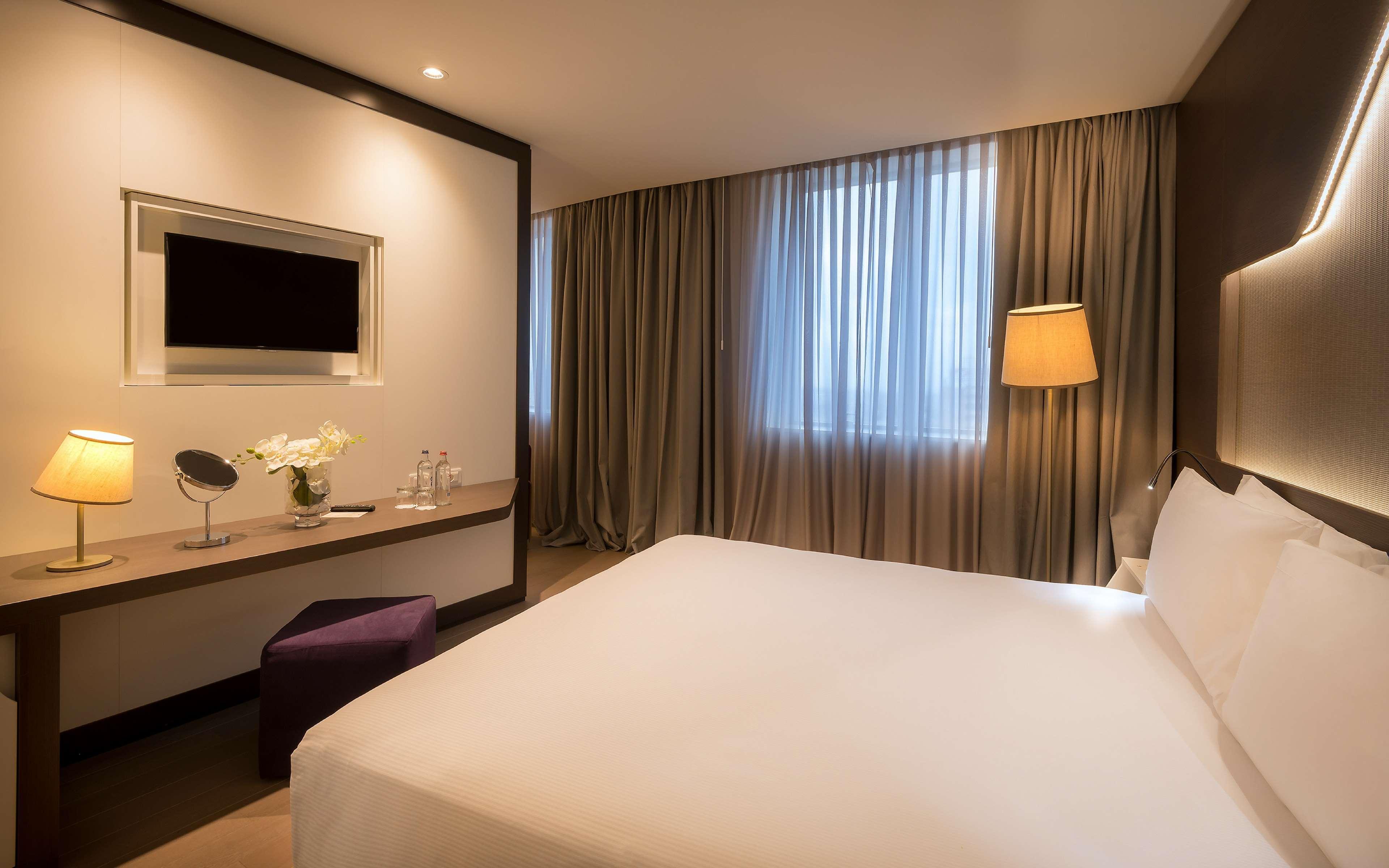 Doubletree By Hilton Yerevan City Centre Exterior foto